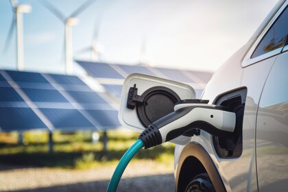 Elektromobilitaet_AdobeStock_1236646414.jpeg - Iamflow2468 - stock.adobe.com